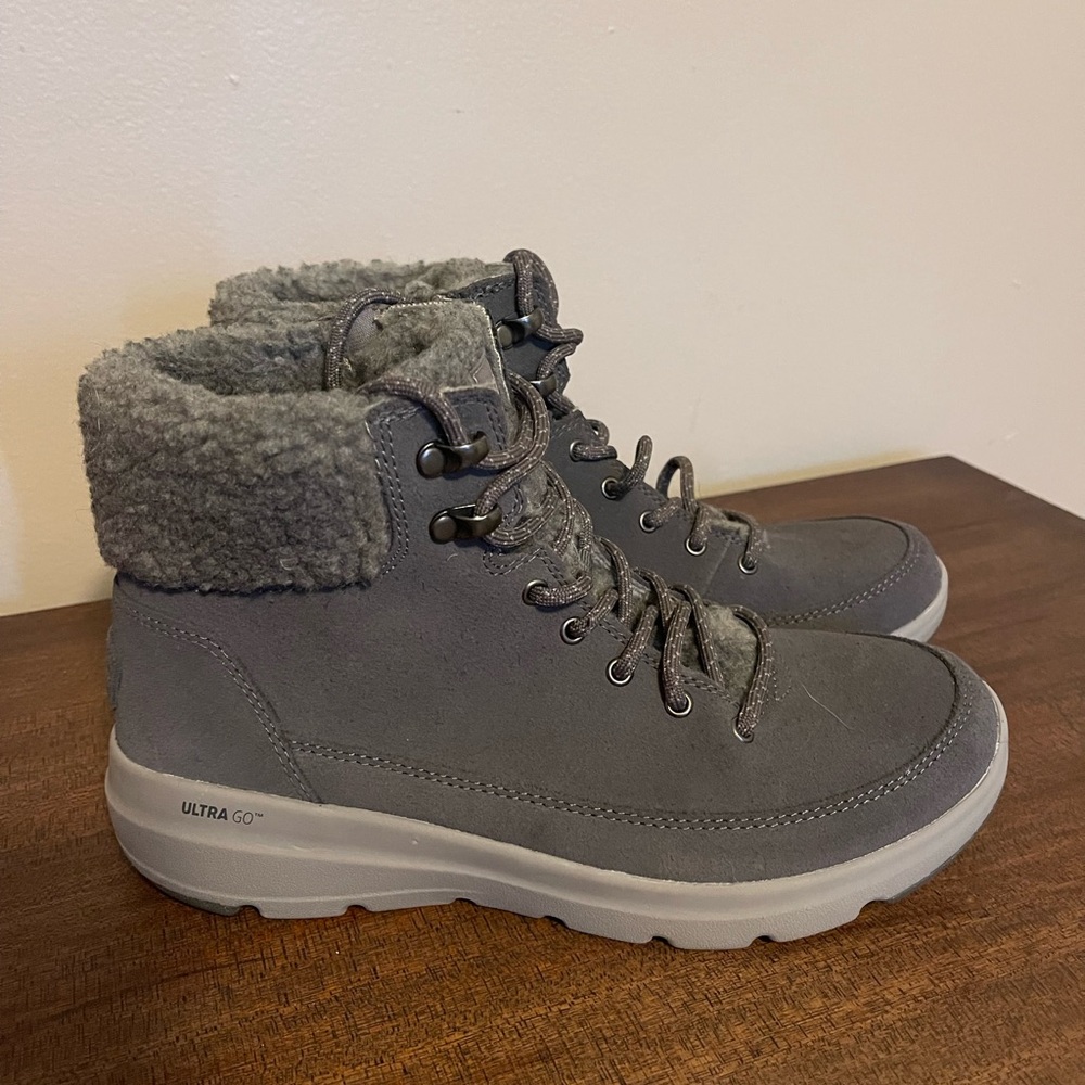 Skechers - Womens On The Go Glacial Ultra - Woodlands Boots, size 8 US womens